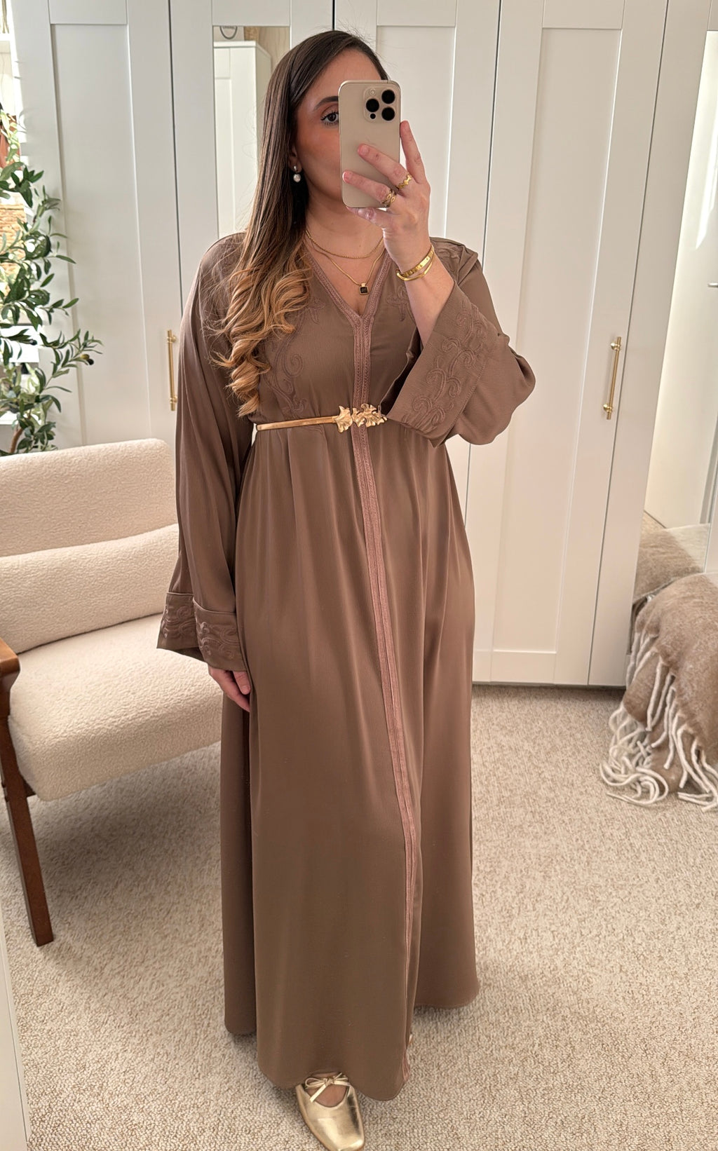 Abaya brodée ZINA Taupe