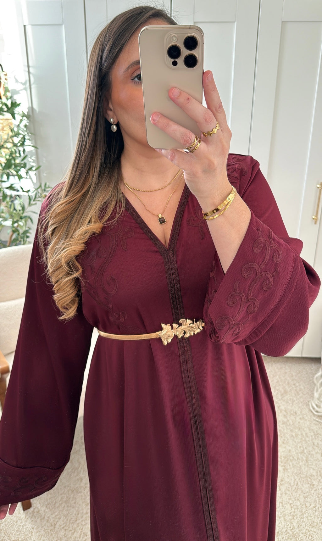 Abaya brodée ZINA Bordeaux