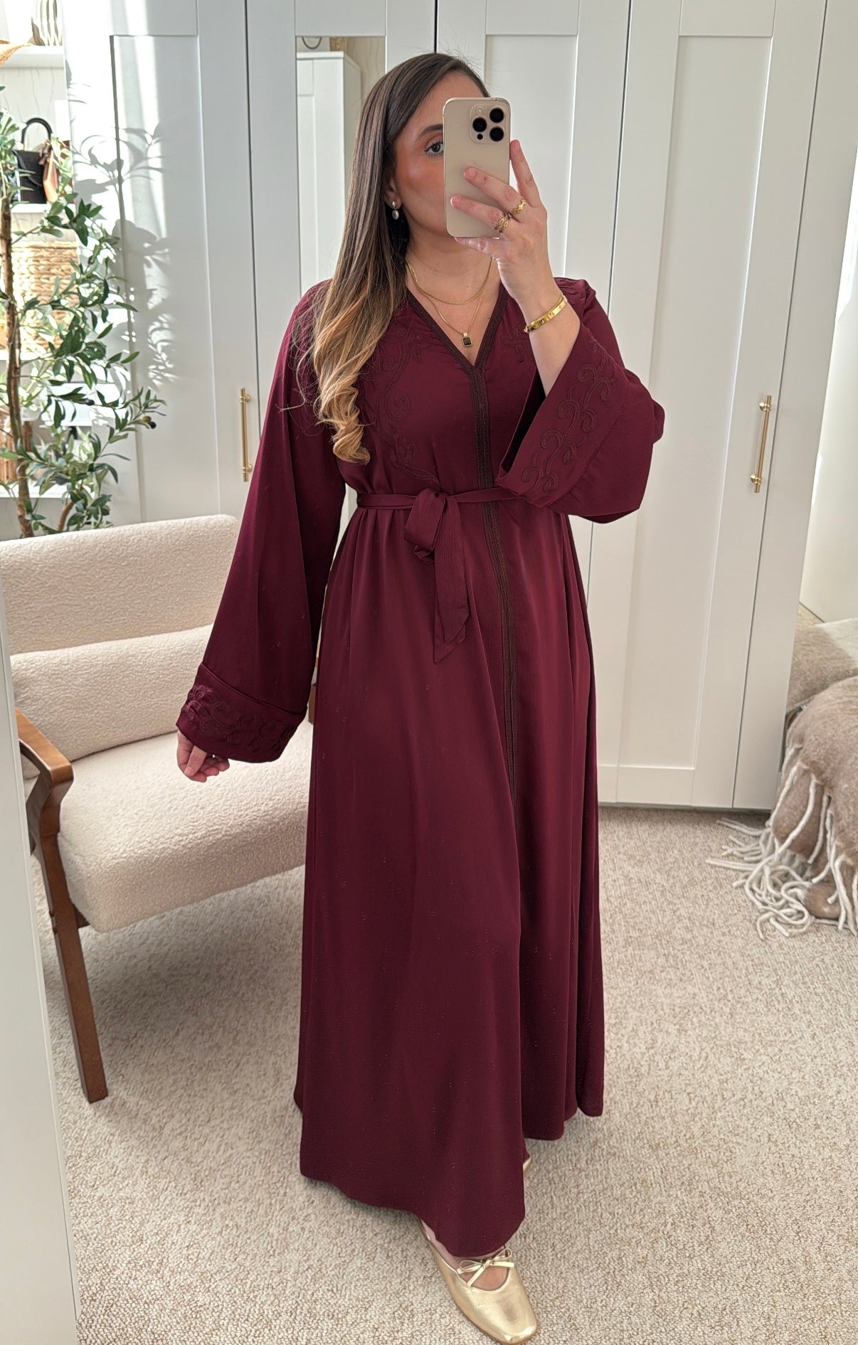 Abaya brodée ZINA Bordeaux