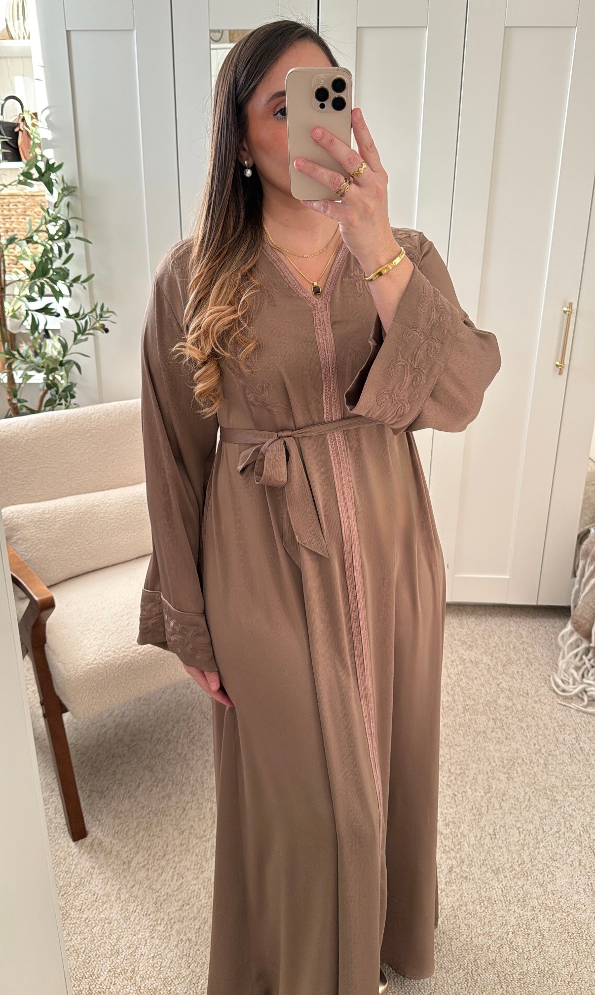 Abaya brodée ZINA Taupe